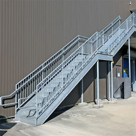 Metal Steel Staircase Vs Concrete Staircase Differences Lapeyre Stair