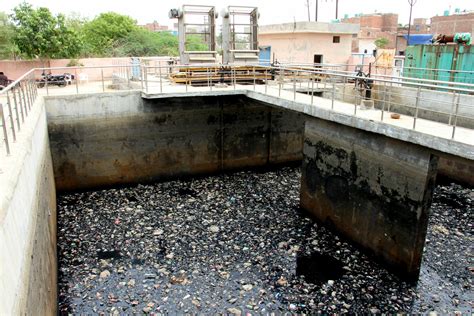 Ghaziabad Sewage Plant Deaths Show Indian State Cares Little About