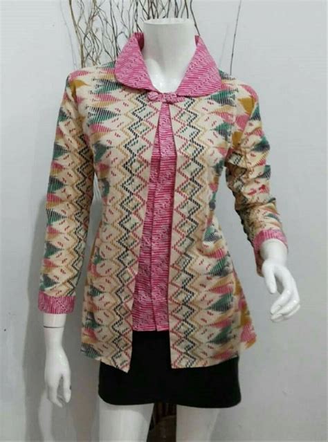 Untuk yang ingin terlihat rapi namun tetap ceria di tempat kerja, dapat memilih blouse dengan warna warna cerah dengan berbagai model. Jual Blouse Cardigan Kemeja Kerja Kantor Wanita Karier ...