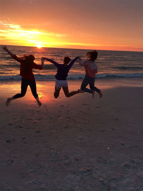 Beautiful Sunset Pictures With Your Best Friends Bestfriends Beach