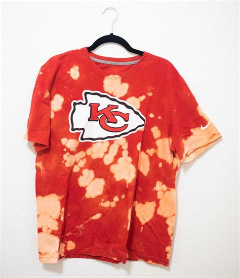 About a 1/2 cup water 1/2 cup bleach you. Create Bleach Tie-Dye Shirts! | Sutherlands Blog
