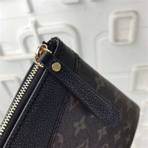 Louis Vuitton Daily Pouch With Strapping