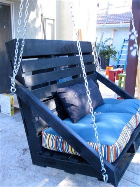 See more ideas about porch swing, porch, my dream home. Eye-catching DIY Reclaimed Pallet Porch Swing Ideas ...