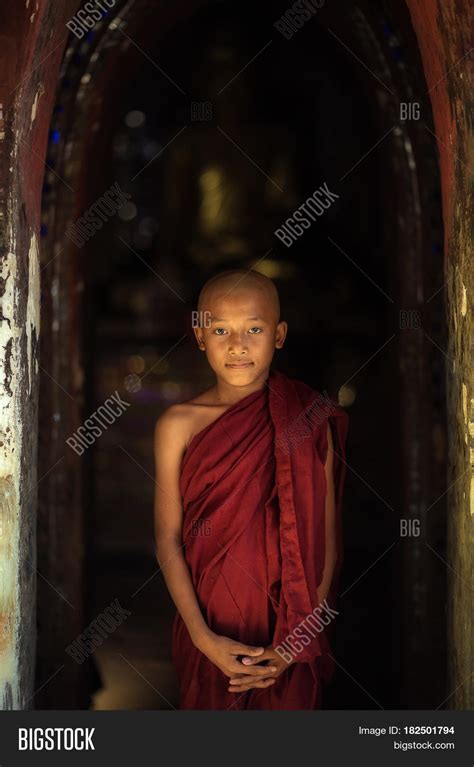 Monk Myanmar Monk Image And Photo Free Trial Bigstock