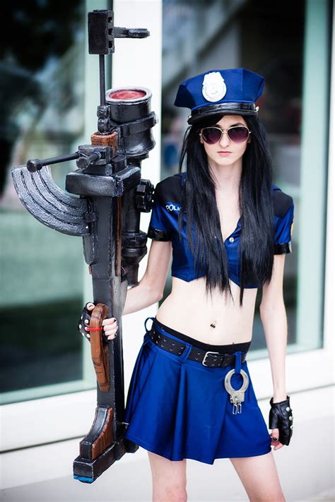 Officer Caitlyn Cosplay By Sellexie Cosplay 9gag