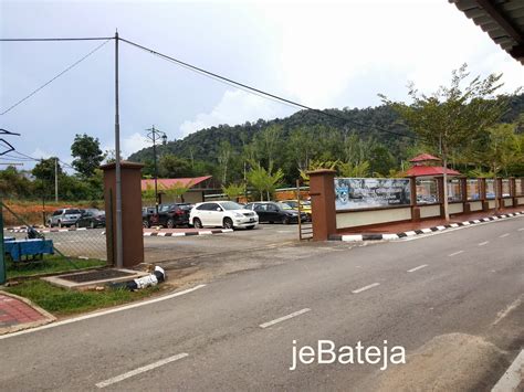 Untuk mengelakkan gam road tax sticker anda bersentuhan dengan cermin kereta, anda hanya perlu laminate sahaja. Jebateja - Corak Carik: Trip To Kampung Mat Daling, Ulu ...