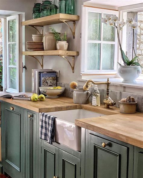 38 Vintage Country Style Cottage Kitchen Cabinets Ideas To Have Green