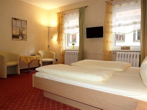 Check spelling or type a new query. "Mittleres Doppelzimmer" Altstadthotel Goldene Kugel ...