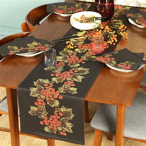 Table Runners Christmas Table Runner Polyester Red Fancy Design Elegant