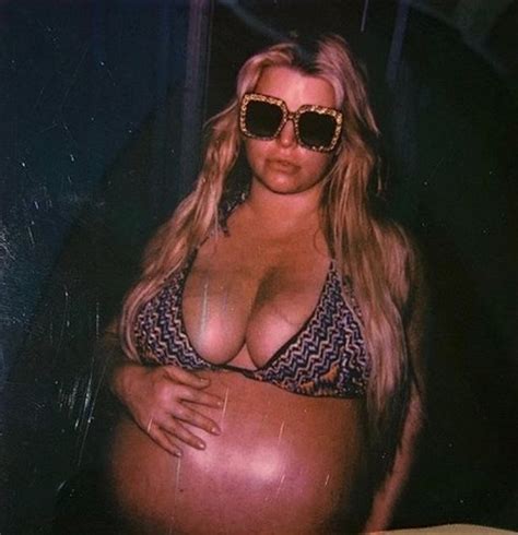 Jessica Simpson Stuns Fans With Pregnant Bikini Snap Mirror Online