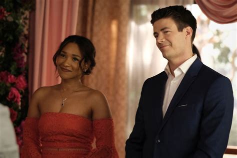The Flash S Barry And Iris Renew Their Vows In 10 Season Finale Photos Tvline Sinaya Mars