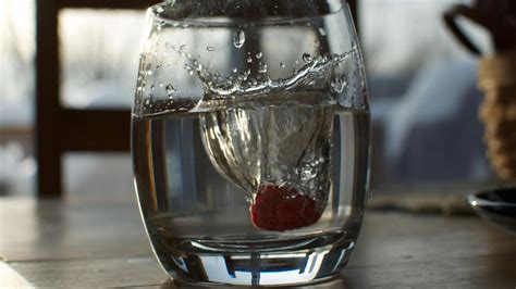 1 fluid pint (u.s.) = 16 fluid ounces (us) How Many Ounces of Water Make a Gallon? | Reference.com