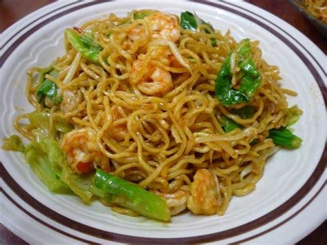 Fried Chinese Egg Noodle Chow Mein