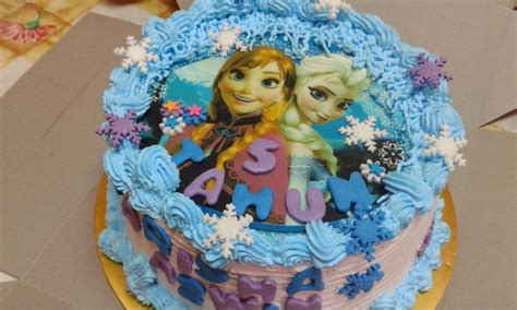 Bayangkan, apabila makan, semuanya cair dalam. Teratak Honeyz: Kek Coklat Indulgence dengan Tema Frozen
