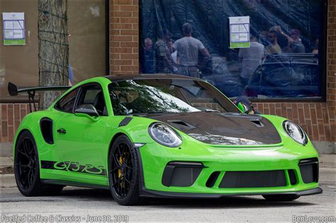 Green Porsche 911 Gt3 Rs