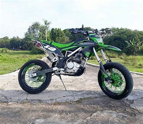 Supermoto build kawasaki klx 150 s episode1 modifikasi motor klx 150 dan yang gue ganti antara lain handle asv stang. 80 Foto Modifikasi Motor Trail Kawasaki KLX 150 Supermoto