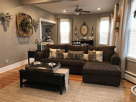 30 Living Room Decor Ideas With Brown Furniture