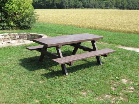 Ein quadratischer tisch ist vor allem eines: Bank-Tisch Kombination Sola aus Kunststoff