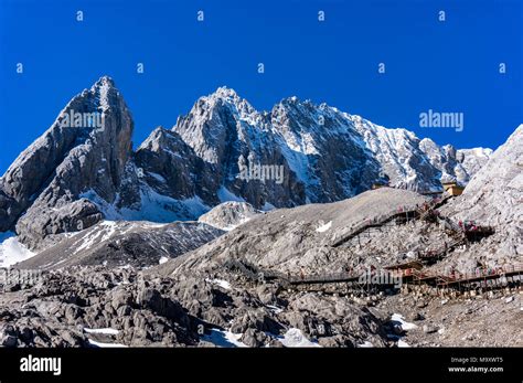 Yulong Snow Mountains Hi Res Stock Photography And Images Alamy