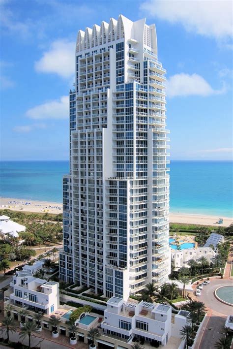 Continuum South Beach Condo Located At 100 S Pointe Dr Miami Beach Fl