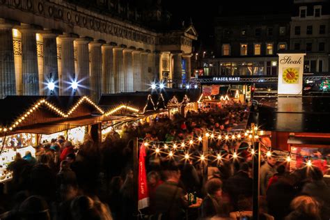 Der Weihnachtsmarkt In Edinburgh In Edinburg 2023