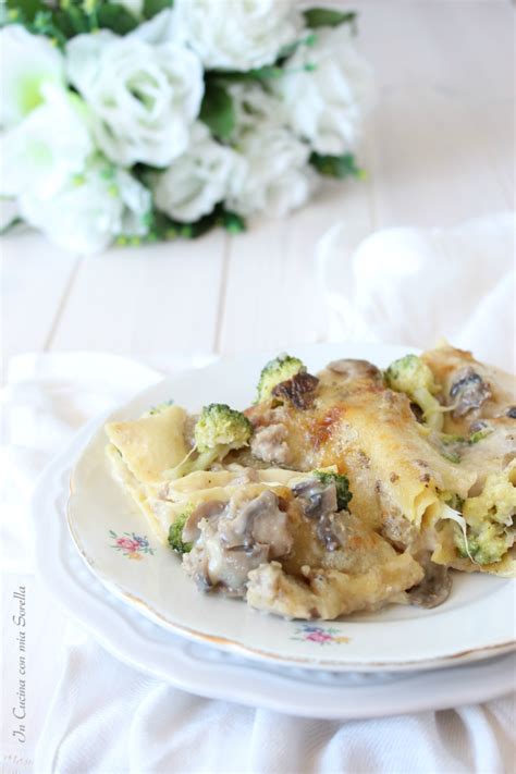 Check spelling or type a new query. Lasagne con broccoli funghi e salsiccia - In cucina con ...