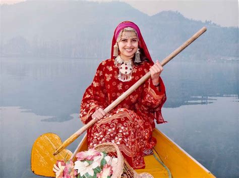 Dresses Of Kashmir Traditional Kashmir India、kashmir Tour、north
