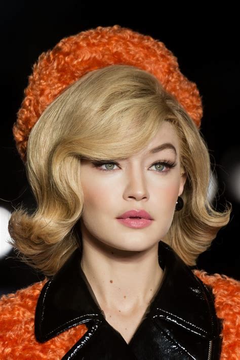 60s Inspired Makeup At Moschino Fw 18 Sixties Hair Vintage Wedding