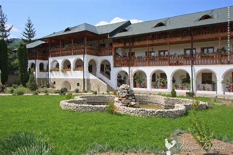 Mănăstirea frăsinei is a church in călimănești. Manastirea Ostrov - Calimanesti - Valcea