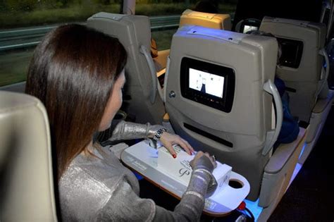 Una Manera Exclusiva De Viajar Autobús Alsa Premium Viajando Con Mami