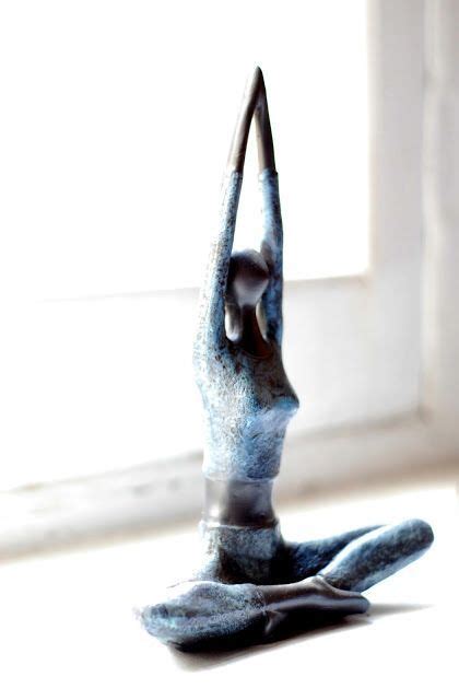 Pin By Simten Artun On Sculptures I Like In 2020 Yoga Art Sculpture