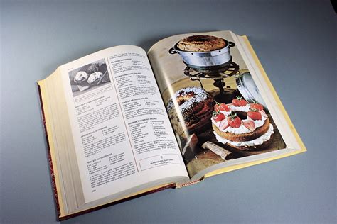 Cookbook Encyclopedia Of American Cooking First Editon Reference