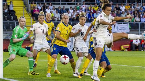 Besides, she also appeared in the swedish national football team. Duitsland en Zweden doen goede zaken in groep B | NOS