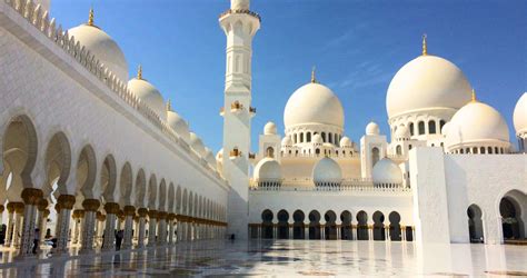 Visiting Sheikh Zayed Grand Mosque In Abu Dhabi From Dubai