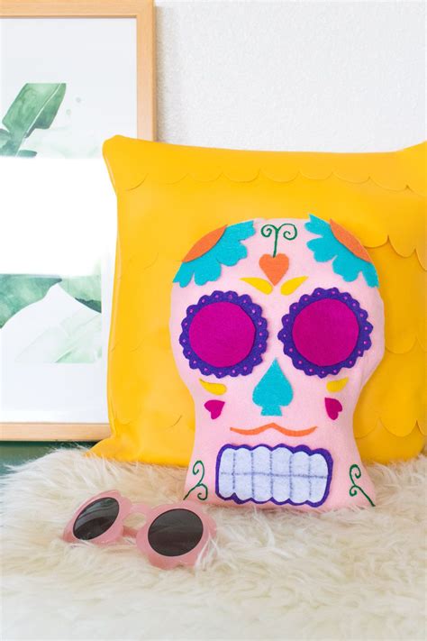 Diy Día De Los Muertos Sugar Skull Pillow A Video Club Crafted