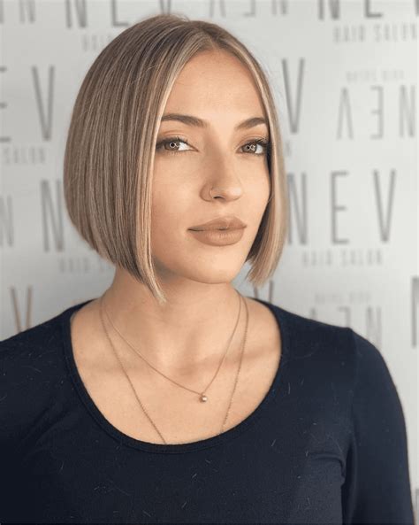 32 Best Blunt Cut Bob Haircuts For Every Face Shape 2023