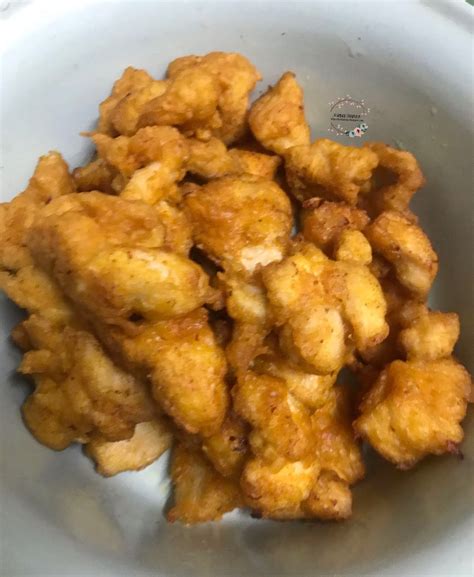 Resipi ayam goreng selatan tradisional adalah hanya ayam yang dibilas dalam tepung dan goreng goreng, tetapi variasi ini menggunakan buttermilk untuk sentuhan yang tajam. Resepi Ayam Buttermilk Mudah | cik sukα taip