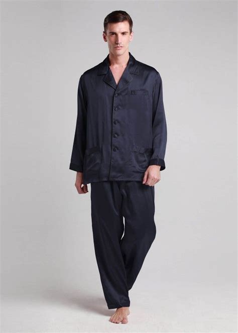 Momme Lange Zijden Pyjamas Set Met Contrast Trim In Zijden