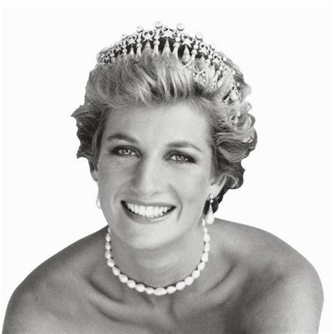 Mother of the heir second in line to the british throne, prince william, duke of cambridge (born 1982). Lady Diana Foundation - YouTube