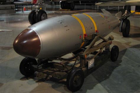 How To Survive A Tactical Nuclear Bomb Defense Experts Explain