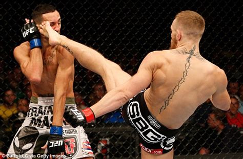 The tattoo took about 3 hours. Conor McGregor's nieuwe tattoo