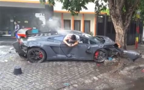 Lamborghini Driver Hangs Out Of His Car Texting After Fatal Crash In
