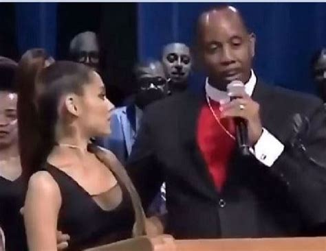 video bishop appears to grope ariana grande at aretha franklin s funeral
