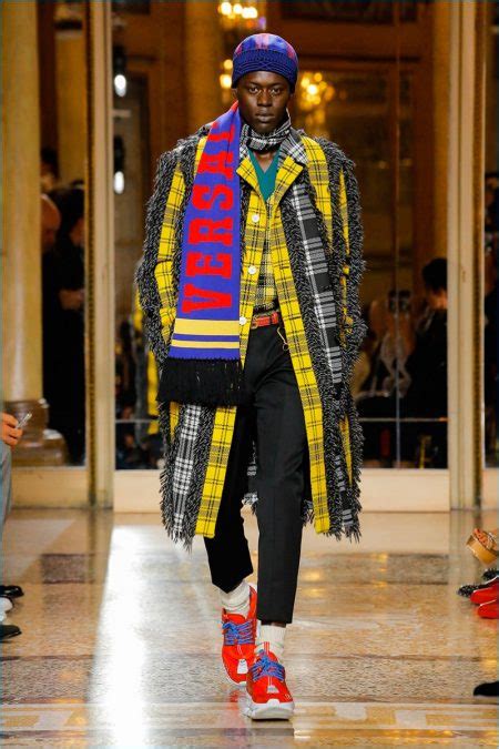 Versace Fall 2018 Mens Collection Runway Show