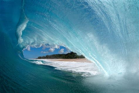 Hawaiis Spectacular Ocean Waves In Pictures World News The Guardian