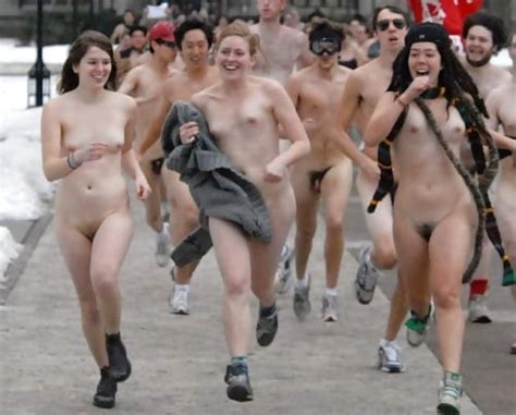 Naked College Runs Pict Gal