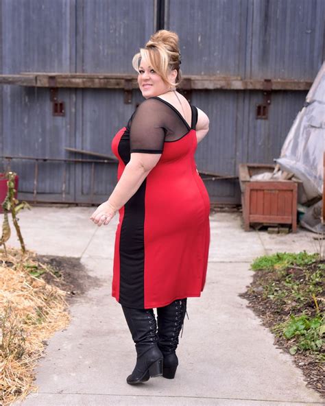 A Canadian Plus Size Fashion Blog Beautydiversity Advocate And Happy Shop Girl Plus Size