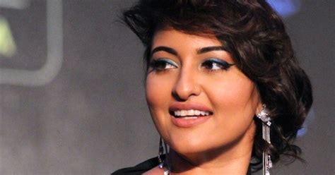 Sonakshi Sinha Protests Meat Ban Gets Fat Shamed On Twitter Huffpost