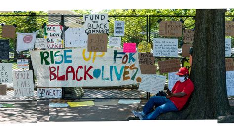 Panoramic Photo Protesters Turn White House Fence Into Gallery Of Signs Washington Post