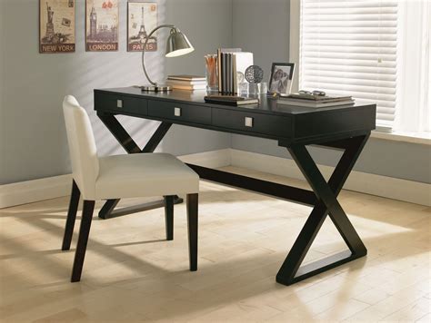 We have cool options like computer desks, cabinet desks, corner desks, and desks with extra storage. Furniture Marvelous Black Long Wood Table With Chic White ...